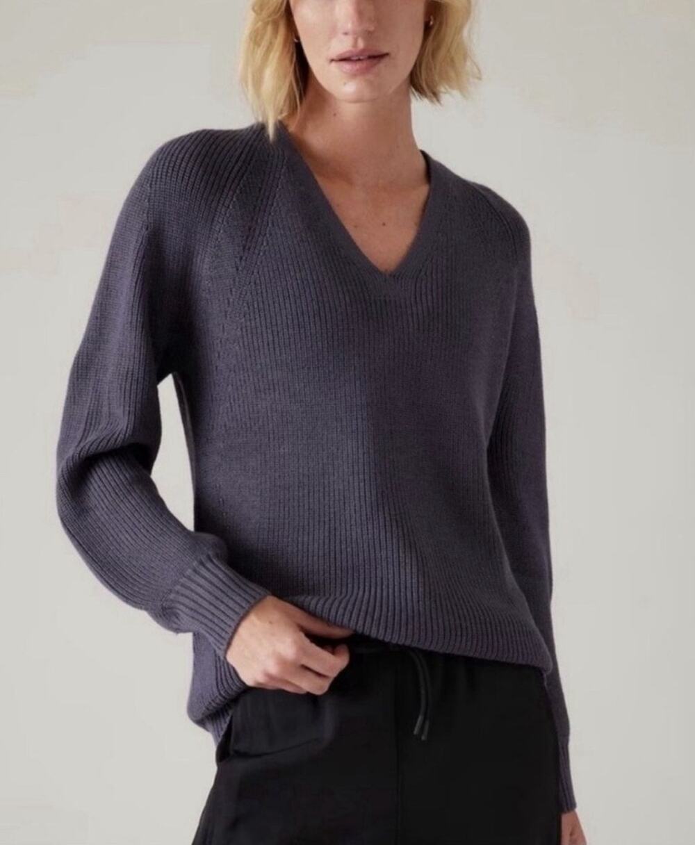 ATHLETA Hanover Refined V-Neck Sweater - Size Large - Purple merino wool